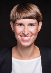 Profilbild von Prof. Dr. Julia   Bruns