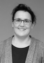 Profilbild von Prof. Dr. Sandra   Landhäußer