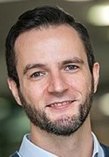 Dr. Dominik Gutt Dr. Dominik Gutt