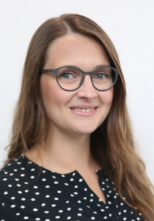 Dr. Christiane Golombek Dr. Christiane Golombek