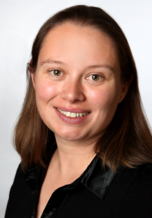Dr. Sandra Jansen Dr. Sandra Jansen